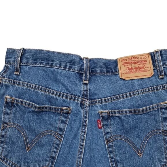 VINTAGE Levi's 550 Relaxed Fit Mid Wash Shorts 6 - Picture 7 of 11